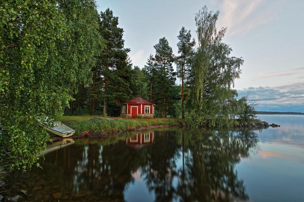 Birgittagarden - Gaesthem - Birgittasystrarna Bed & Breakfast Фалун Екстериор снимка